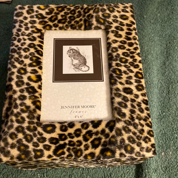 Jewel Box with plush Cheetah exterior - Picture 1 of 5